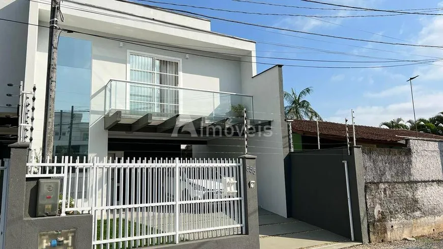 Foto 1 de Casa com 3 Quartos à venda, 150m² em Glória, Joinville