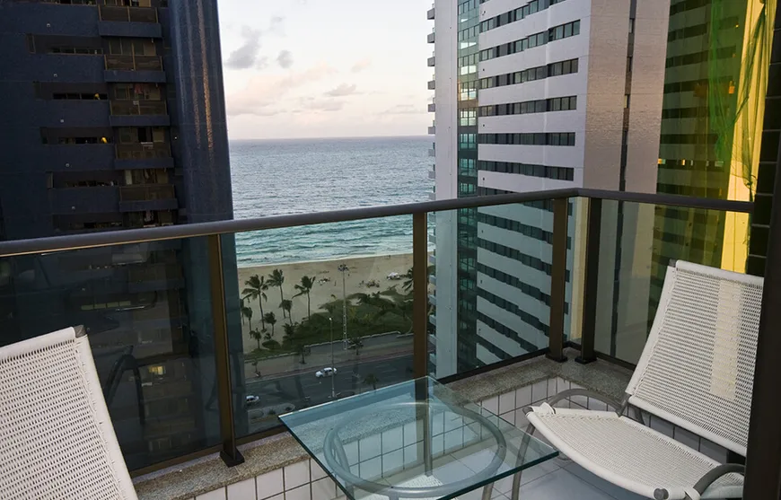 Foto 1 de Apartamento com 4 Quartos à venda, 126m² em Pina, Recife