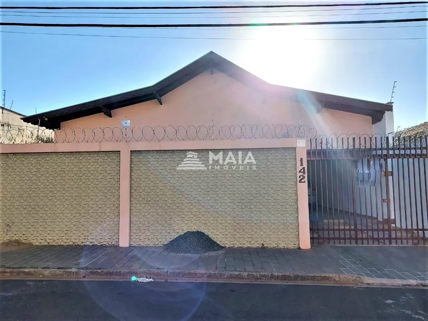 Foto 1 de Casa com 5 Quartos à venda, 180m² em Santa Marta, Uberaba