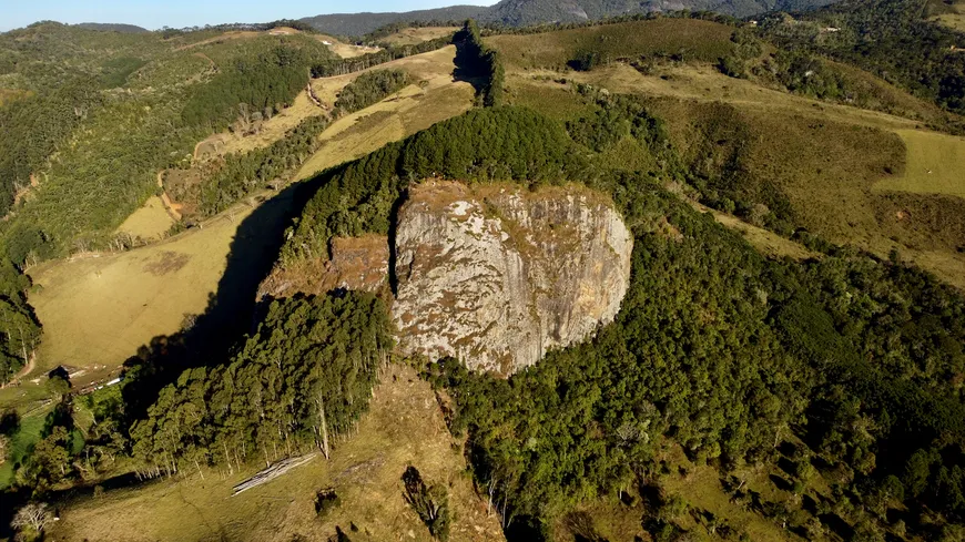 Foto 1 de Fazenda/Sítio à venda, 45000m² em Zona Rural, Gonçalves