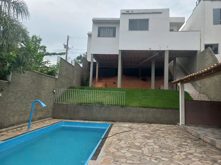 Foto 1 de Casa com 3 Quartos à venda, 360m² em Vida Nova, Vespasiano