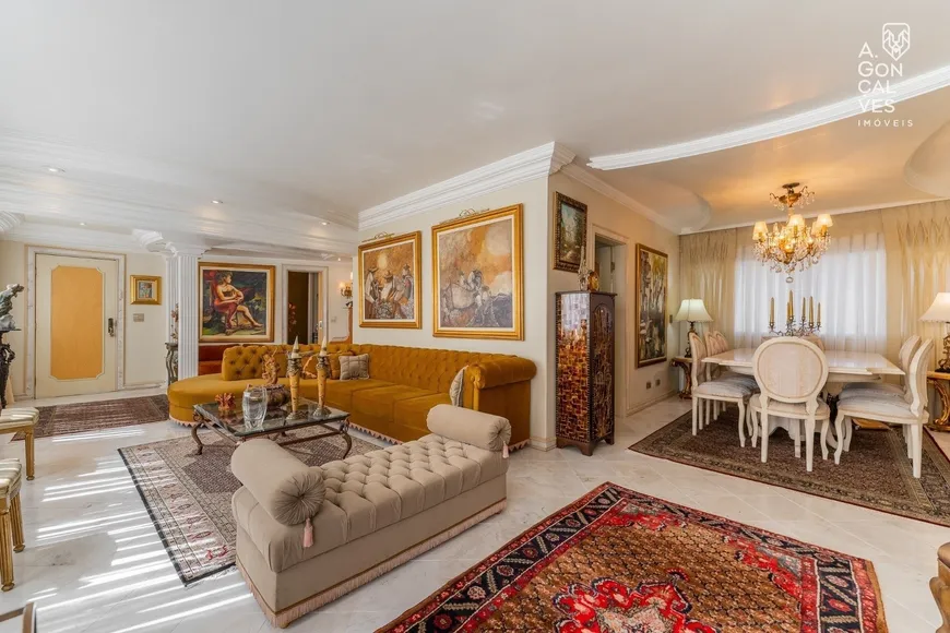 Foto 1 de Apartamento com 4 Quartos à venda, 146m² em Champagnat, Curitiba