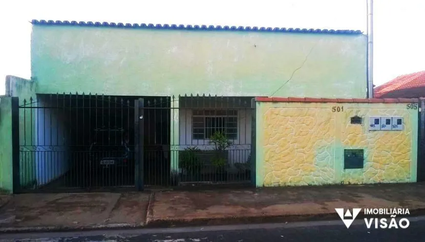 Foto 1 de Casa com 3 Quartos à venda, 141m² em Leblon, Uberaba
