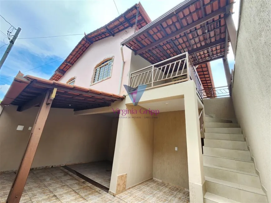 Foto 1 de Casa com 3 Quartos à venda, 154m² em Senhora das Graças, Betim