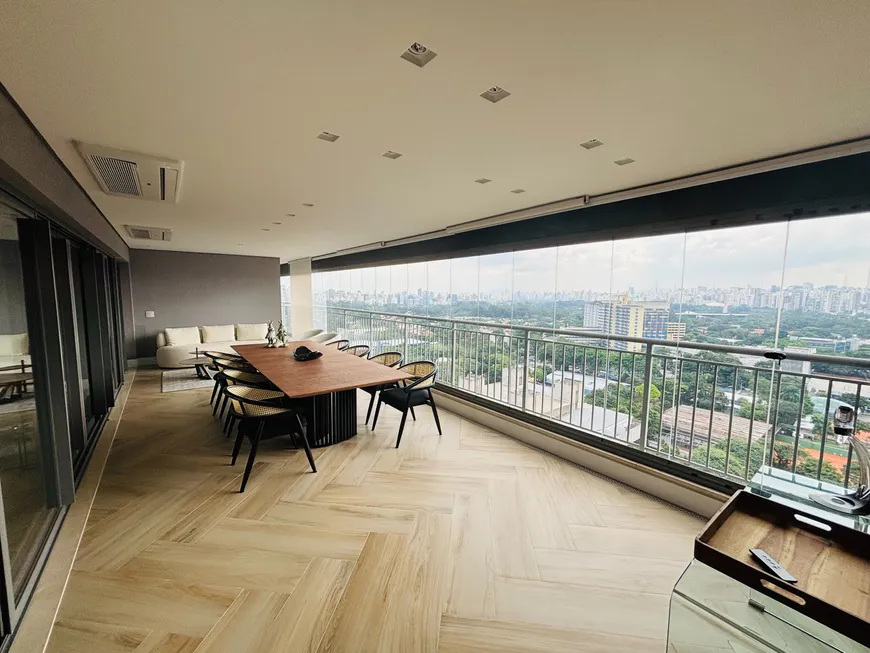 Foto 1 de Apartamento com 4 Quartos à venda, 244m² em Ibirapuera, São Paulo