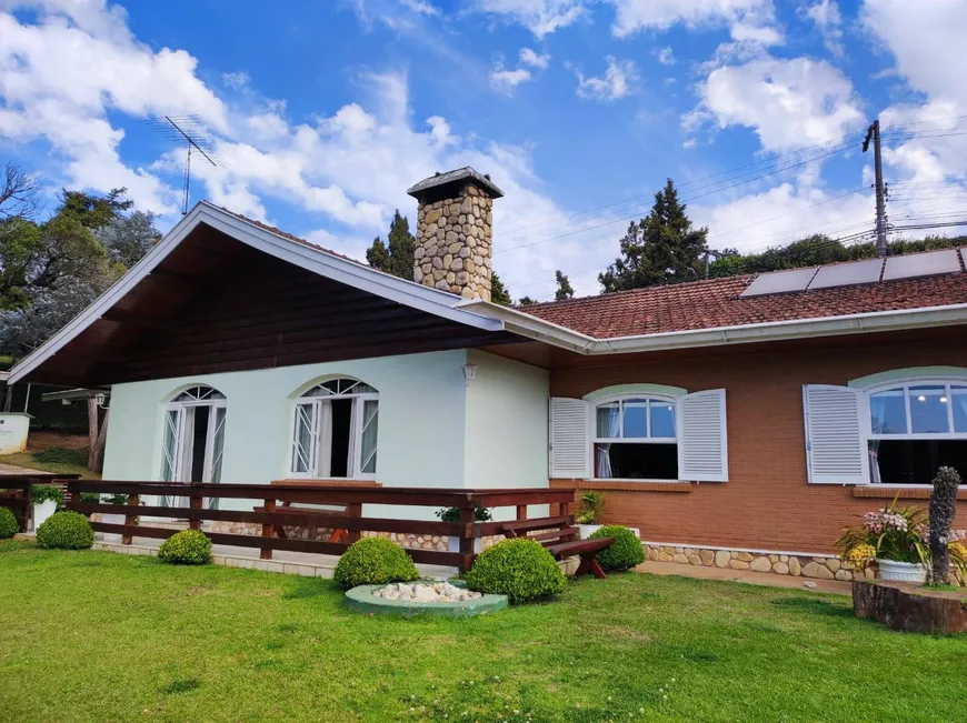 Foto 1 de Casa com 3 Quartos à venda, 196m² em Vila inglesa, Campos do Jordão