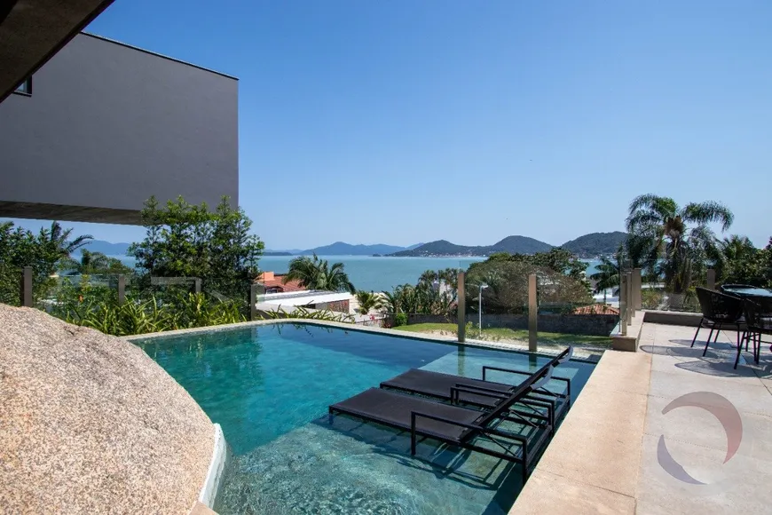 Foto 1 de Casa com 4 Quartos à venda, 478m² em Cacupé, Florianópolis