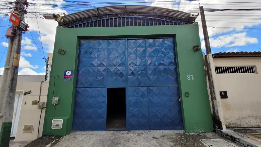 Foto 1 de Galpão/Depósito/Armazém para alugar, 154m² em Maraponga, Fortaleza