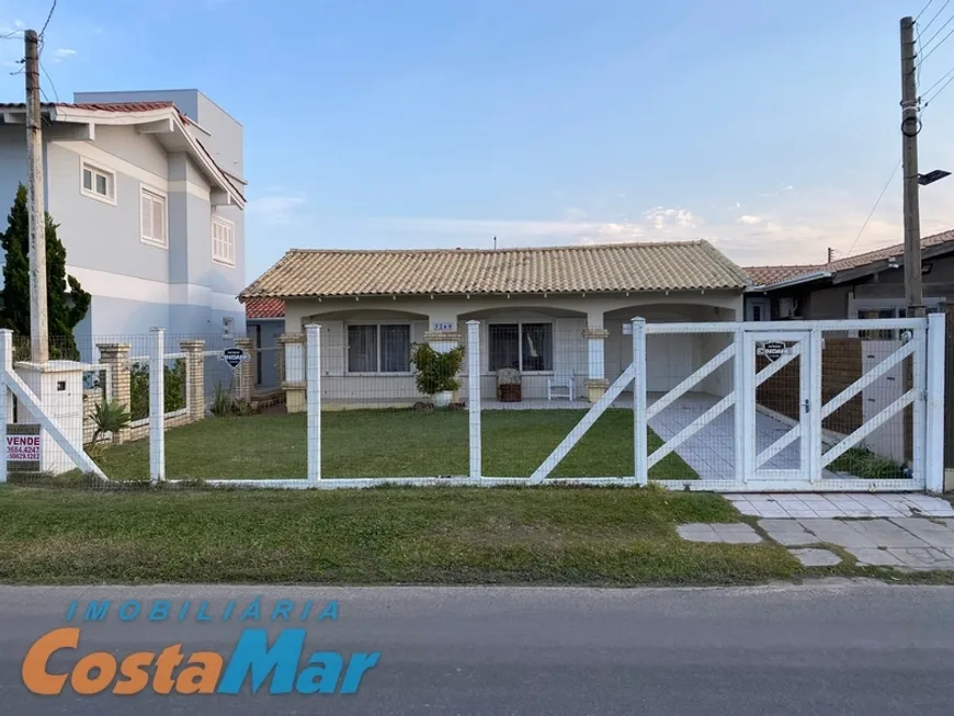 Foto 1 de Sobrado com 3 Quartos à venda, 135m² em Zona Nova, Tramandaí