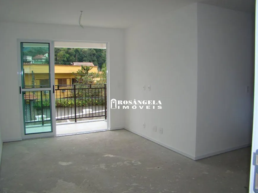 Foto 1 de Apartamento com 2 Quartos à venda, 68m² em Jardim Cascata, Teresópolis