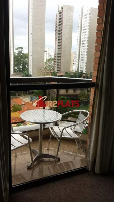 Foto 1 de Flat com 1 Quarto à venda, 35m² em Morumbi, São Paulo