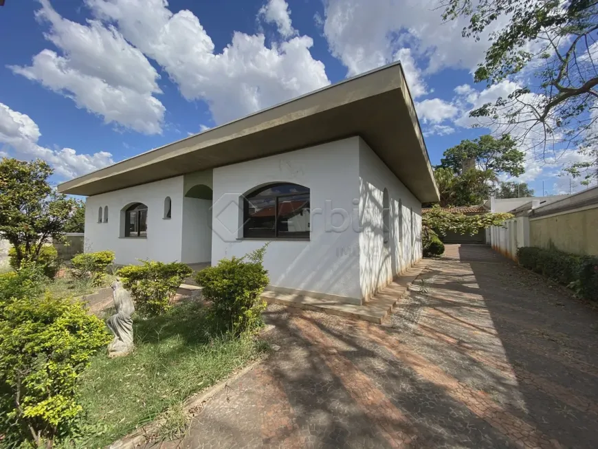 Foto 1 de Casa com 4 Quartos para alugar, 369m² em Vila Santa Catarina, Americana