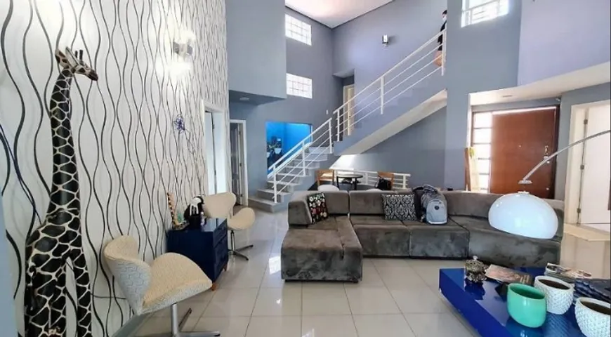 Foto 1 de Casa com 3 Quartos à venda, 120m² em Indaiá, Caraguatatuba