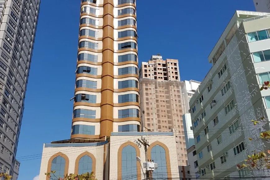 Foto 1 de Apartamento com 3 Quartos à venda, 197m² em Frente Mar Centro, Balneário Camboriú