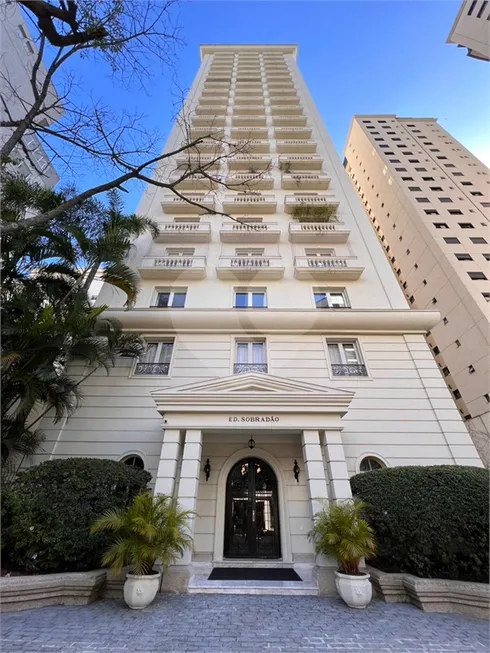 Foto 1 de Apartamento com 3 Quartos para venda ou aluguel, 300m² em Jardim América, São Paulo