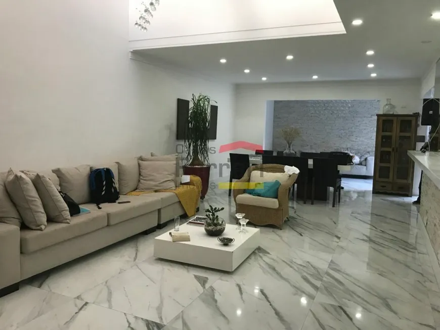 Foto 1 de Casa de Condomínio com 4 Quartos para alugar, 240m² em Vila Albertina, São Paulo