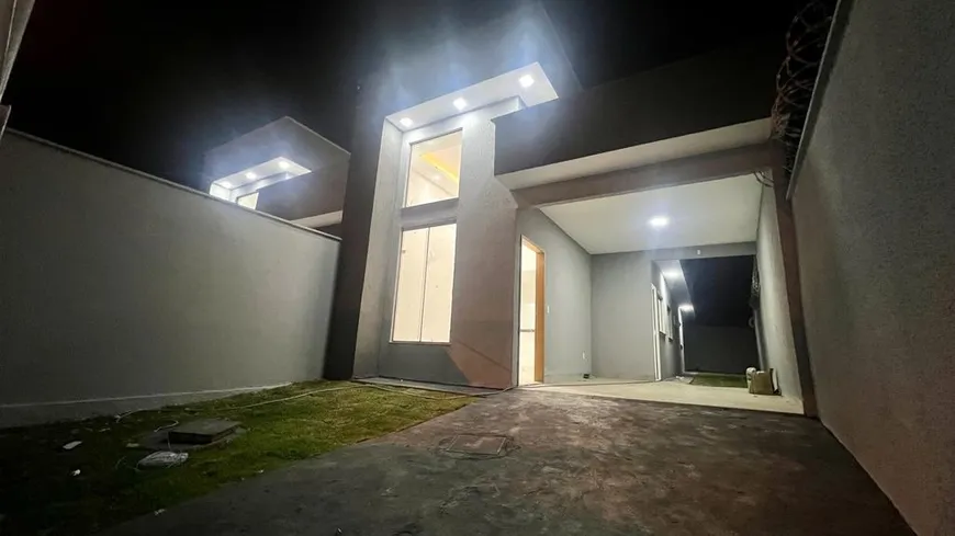 Foto 1 de Casa com 2 Quartos à venda, 90m² em Setor Maysa, Trindade