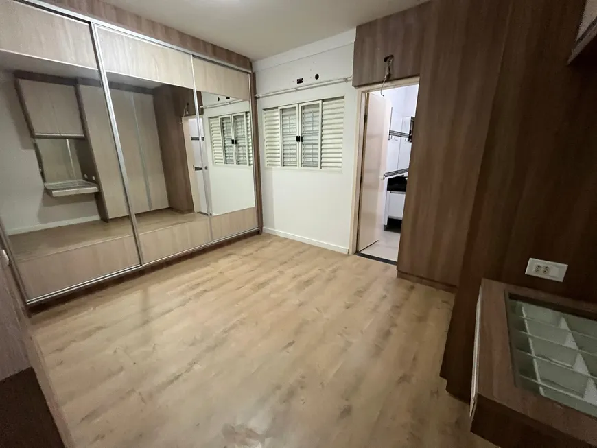 Foto 1 de Casa com 3 Quartos para alugar, 85m² em Loteamento Chamonix, Londrina