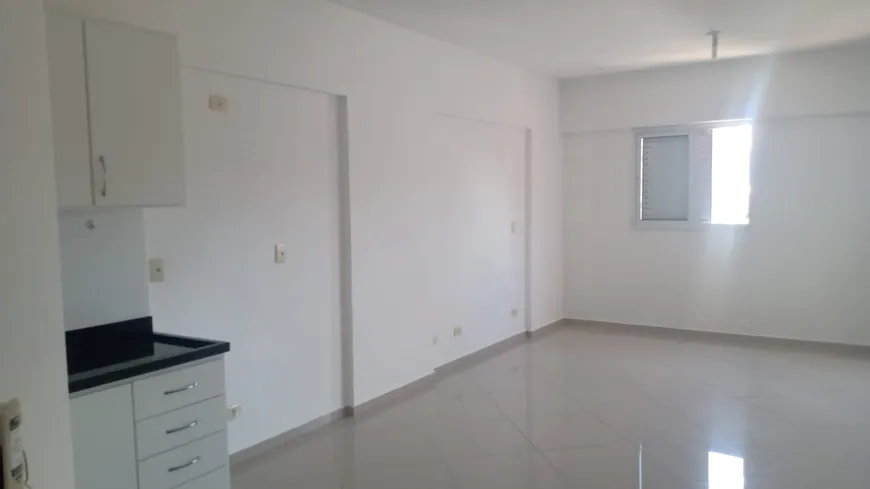 Foto 1 de Apartamento com 1 Quarto para alugar, 26m² em Centro, Taubaté