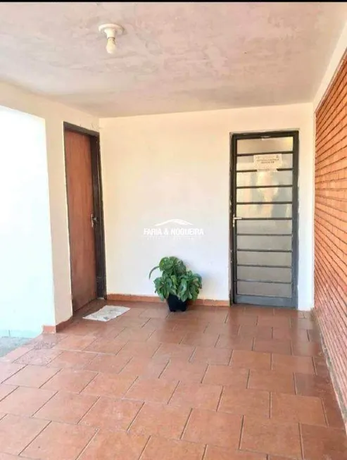 Foto 1 de Casa com 2 Quartos à venda, 76m² em Jardim Wenzel, Rio Claro