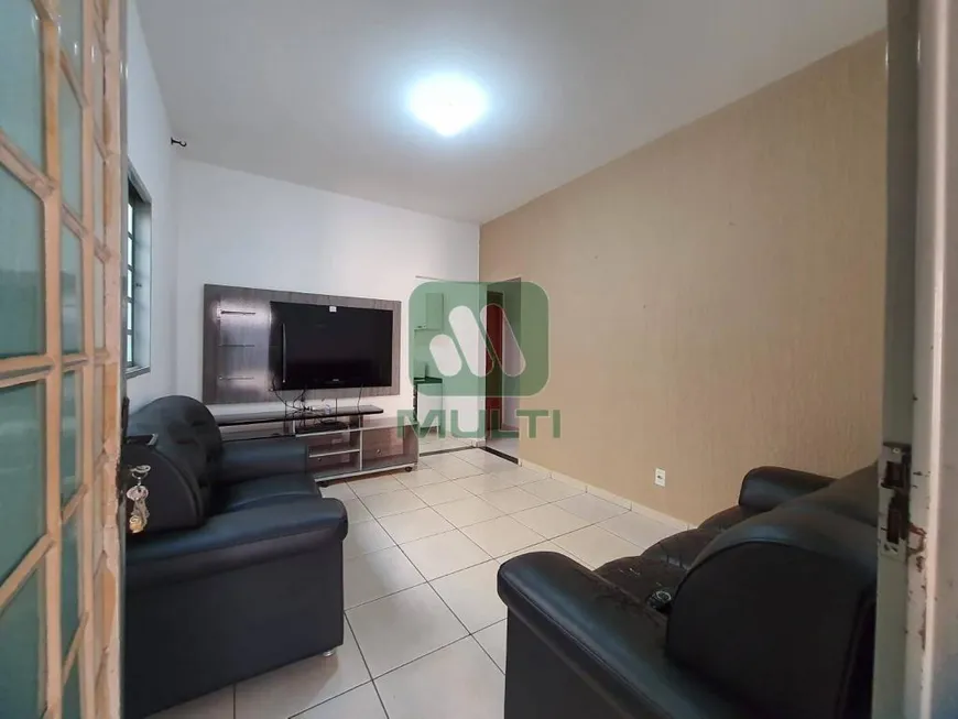 Foto 1 de Casa com 3 Quartos à venda, 115m² em Jardim Holanda, Uberlândia