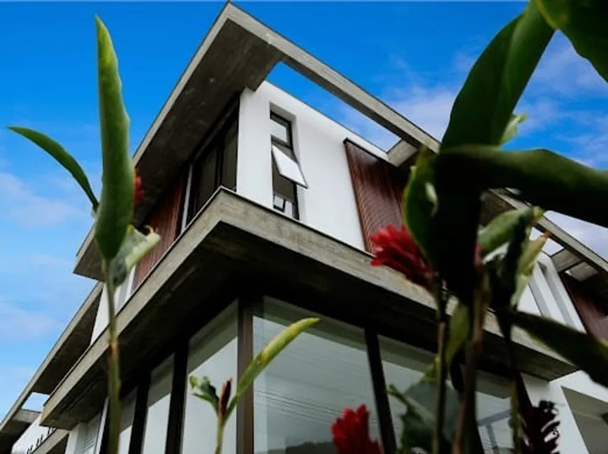 Foto 1 de Casa com 3 Quartos à venda, 165m² em Itacorubi, Florianópolis