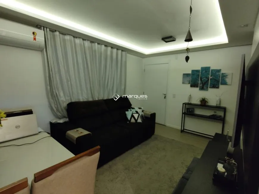 Foto 1 de Apartamento com 2 Quartos à venda, 53m² em Umuharama, Pelotas