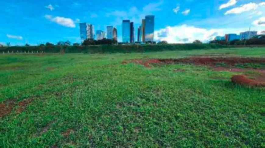 Foto 1 de Lote/Terreno à venda, 9000m² em Asa Norte, Brasília