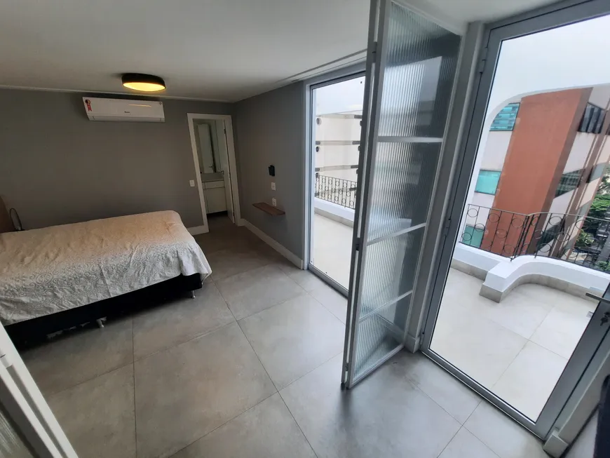 Foto 1 de Apartamento com 1 Quarto para alugar, 117m² em Itaim Bibi, São Paulo