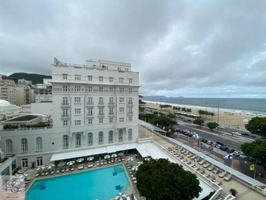 Foto 1 de Apartamento com 3 Quartos à venda, 300m² em Copacabana, Rio de Janeiro