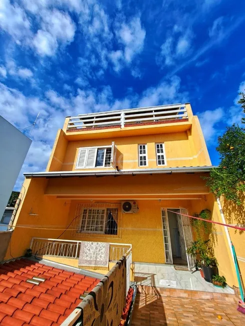 Foto 1 de Casa com 3 Quartos à venda, 173m² em Partenon, Porto Alegre