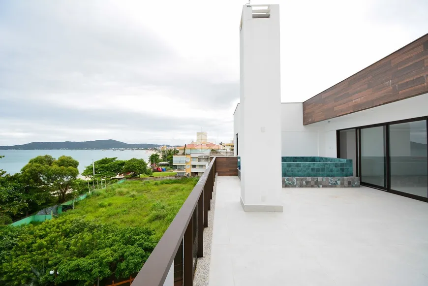 Foto 1 de Cobertura com 3 Quartos à venda, 213m² em Canasvieiras, Florianópolis