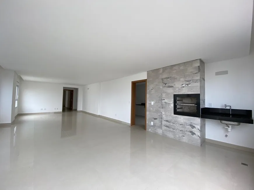 Foto 1 de Apartamento com 3 Quartos à venda, 209m² em Setor Bueno, Goiânia