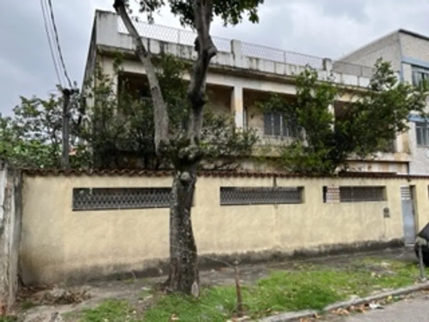 Foto 1 de Casa com 4 Quartos à venda, 390m² em Madureira, Rio de Janeiro