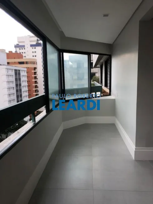 Foto 1 de Apartamento com 3 Quartos à venda, 147m² em Moema, São Paulo