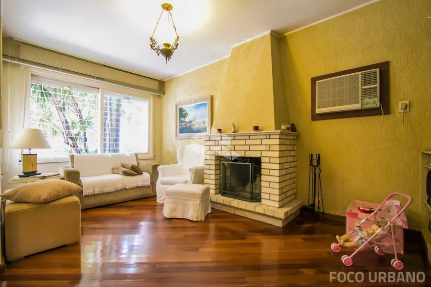 Foto 1 de Casa com 3 Quartos à venda, 313m² em Petrópolis, Porto Alegre