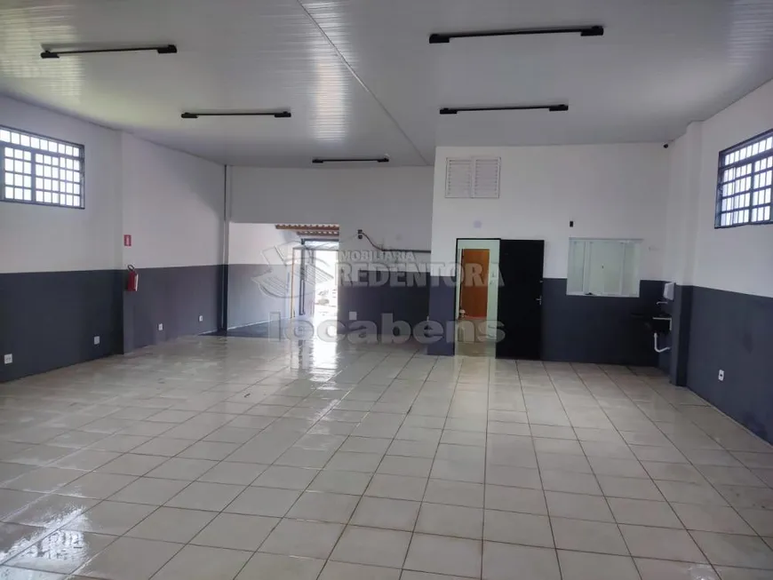 Foto 1 de Galpão/Depósito/Armazém à venda, 211m² em , Bady Bassitt