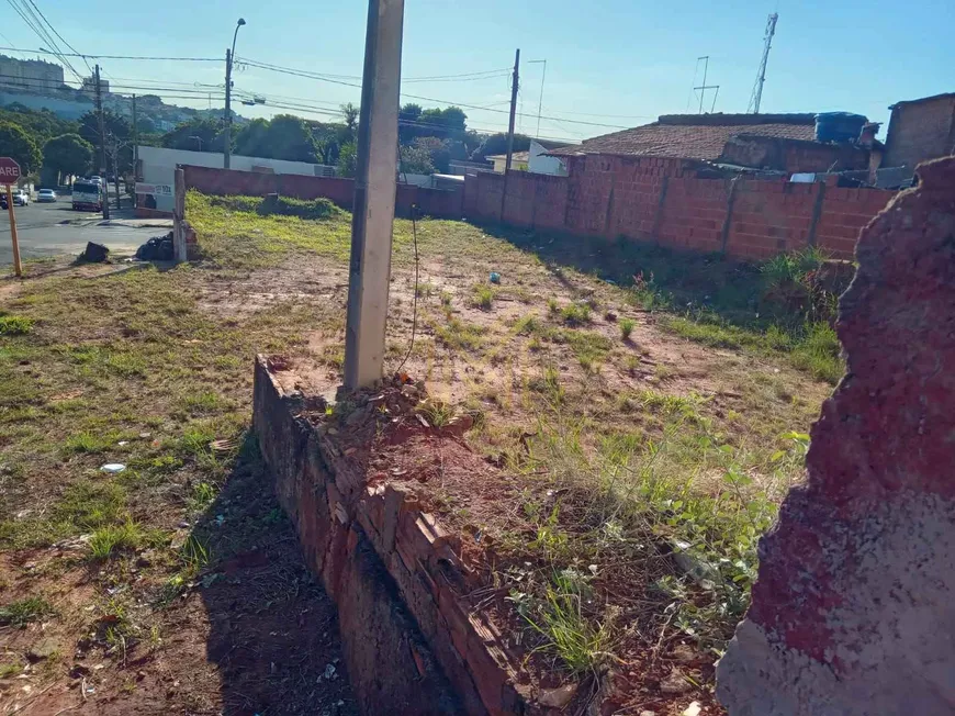 Foto 1 de Lote/Terreno à venda, 240m² em Núcleo Residencial Presidente Geisel, Bauru