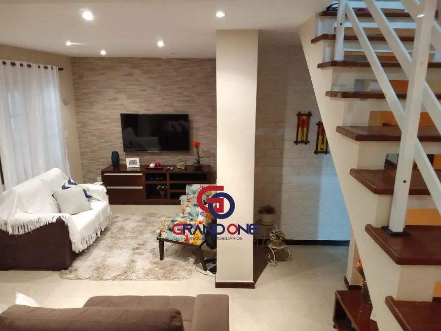 Foto 1 de Casa com 3 Quartos à venda, 378m² em Raul Veiga, São Gonçalo