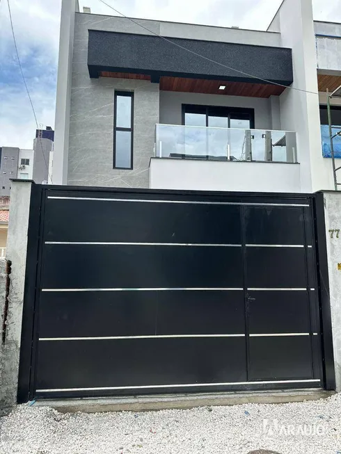 Foto 1 de Casa com 3 Quartos à venda, 226m² em Centro, Itajaí