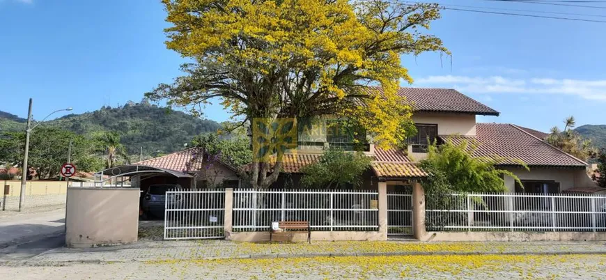 Foto 1 de Casa com 4 Quartos à venda, 250m² em Centro, Porto Belo