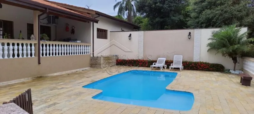 Foto 1 de Casa com 3 Quartos à venda, 348m² em Vila Areao, Taubaté
