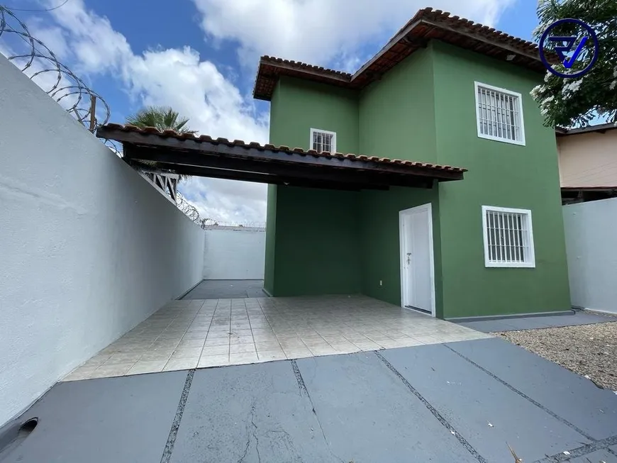 Foto 1 de Casa com 2 Quartos à venda, 100m² em Cidade dos Funcionários, Fortaleza