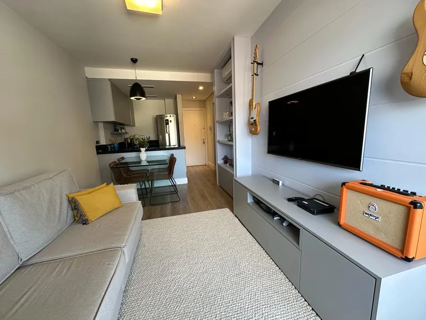 Foto 1 de Apartamento com 1 Quarto à venda, 48m² em Bigorrilho, Curitiba