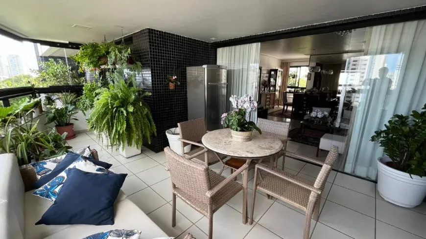 Foto 1 de Apartamento com 3 Quartos à venda, 146m² em Candeal, Salvador