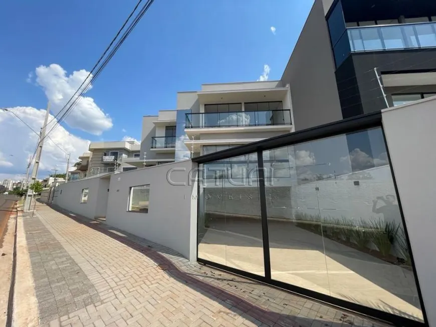Foto 1 de Casa com 3 Quartos à venda, 203m² em Universitário, Londrina