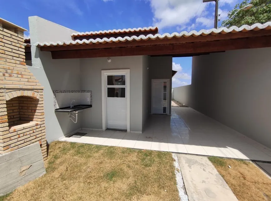 Foto 1 de Casa com 2 Quartos à venda, 84m² em Barrocão, Itaitinga