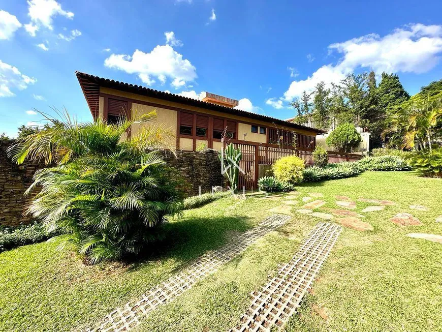 Foto 1 de Casa com 5 Quartos para venda ou aluguel, 689m² em Mangabeiras, Belo Horizonte