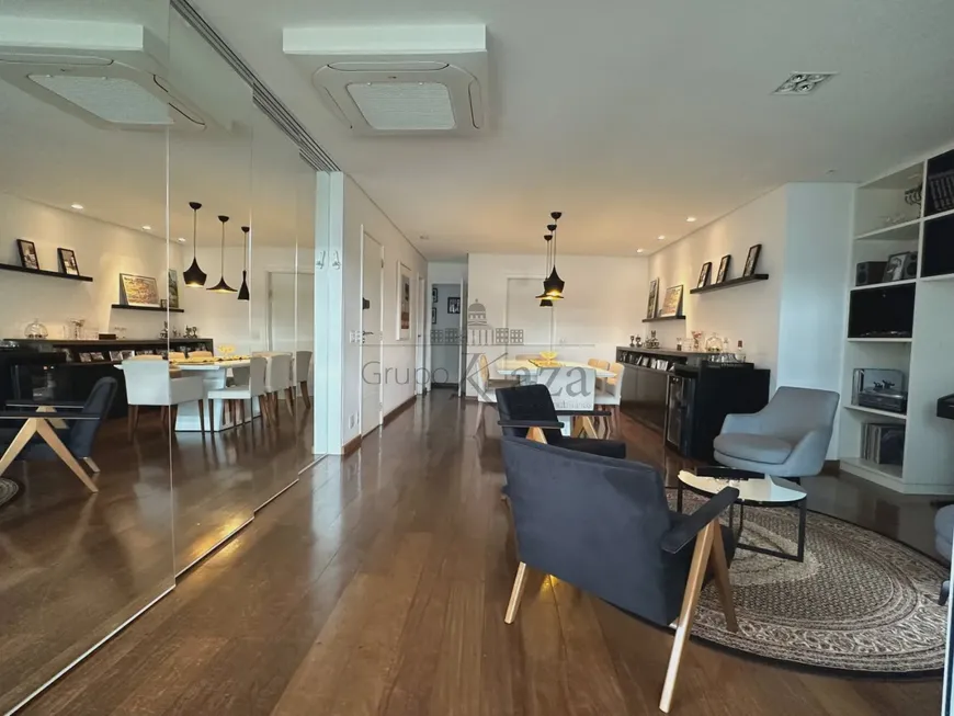 Foto 1 de Apartamento com 4 Quartos à venda, 173m² em Vila Uberabinha, São Paulo