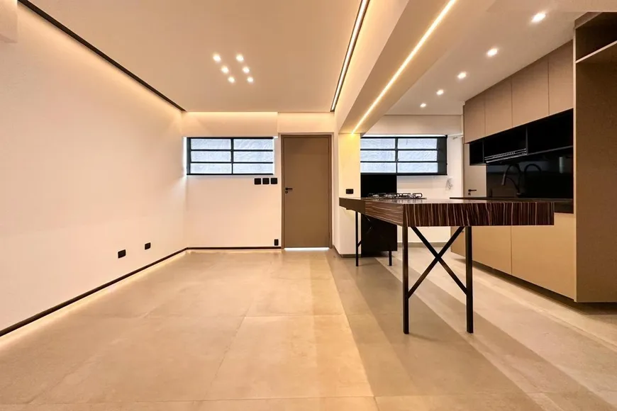 Foto 1 de Apartamento com 1 Quarto à venda, 70m² em Sumarezinho, São Paulo